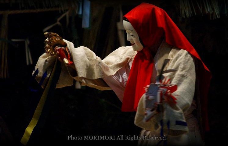 高千穂の夜神楽 鈿女の舞