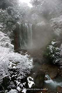 丸尾の滝の雪景色　02