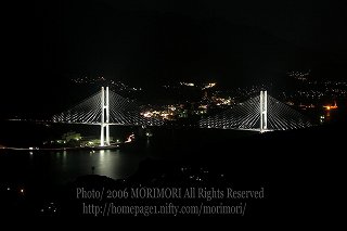 稲佐山山頂展望台より　長崎の夜景　０５　女神大橋