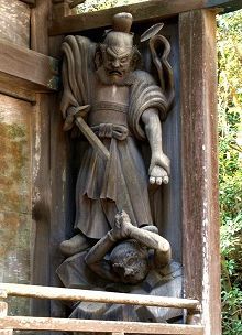 三毛入野命の彫刻(高千穂神社本殿回廊) 07 三毛入野命の彫刻(高千穂神社本殿回廊) 07