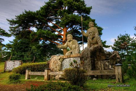 高千穂の街をっ守る瓊々杵尊（ニニギノミコト）の石像