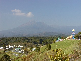 山田町　かかしの里　高千穂峰を望む