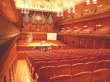 宮崎県立芸術劇場アイザックスターンホール