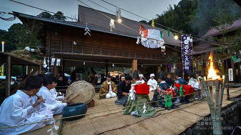 銀鏡神楽 面様迎え-神事