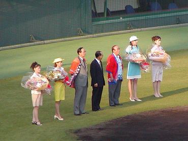 サンマリンスタジアム宮崎での公式戦 2004年 巨人-広島 01 サンマリンスタジアム宮崎での公式戦 2004年 巨人-広島 01