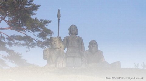 国見ヶ丘の石像（ニニギノミコト・オオクワ・コクワ）