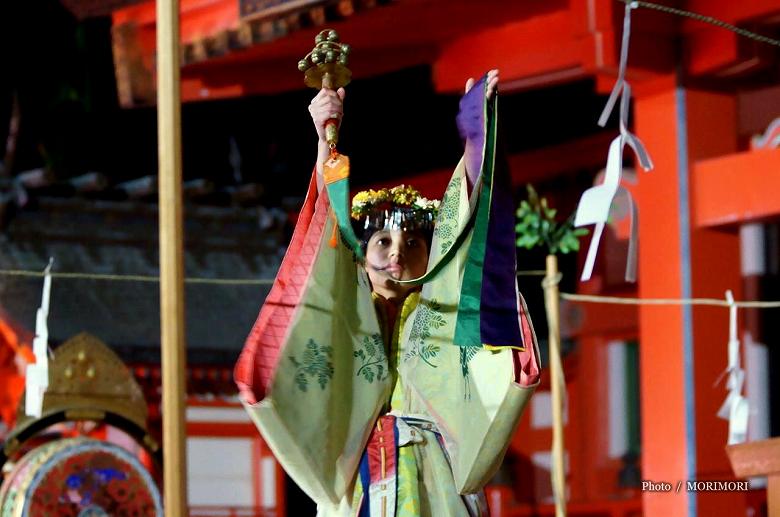 ■ 青島神社　夜神楽奉納祭　神前神楽　浦安の舞
