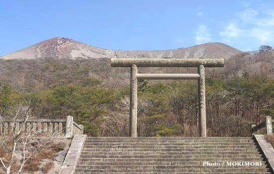 天孫降臨神籬斎場から見た御鉢