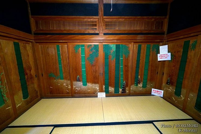 表玄関 板戸の竹林絵