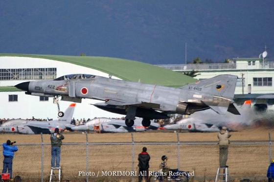 新田原基地滑走路南側フェンス際より