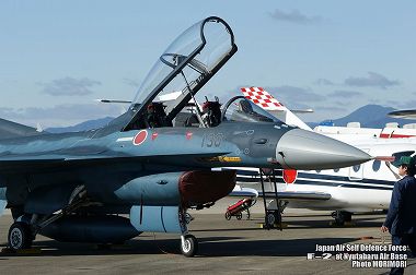 Ｆ-２戦闘機の写真　2009年　新田原基地航空祭にて  11