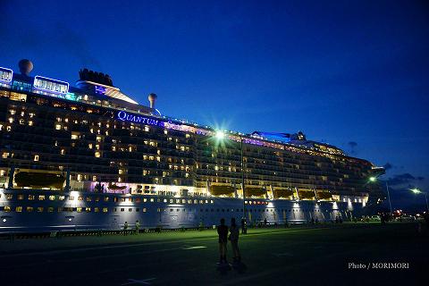 Quantum of the Seas (N@^EIuEUEV[Y) Aburatsu Port Japan({茧sÍ`)