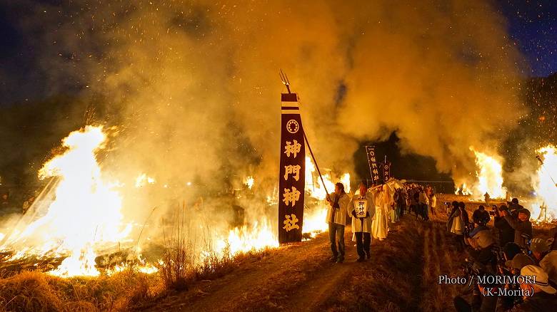 師走祭り（迎え火の中の御神幸）