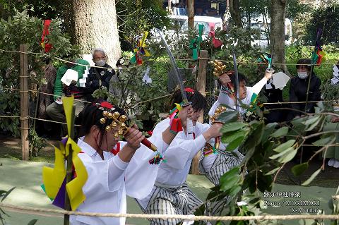 三人剣(跡江春神楽)にて