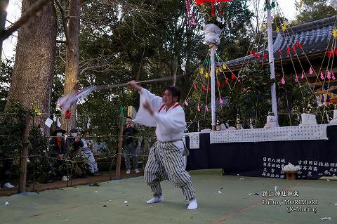 薙刀(なぎなた)(跡江春神楽)にて