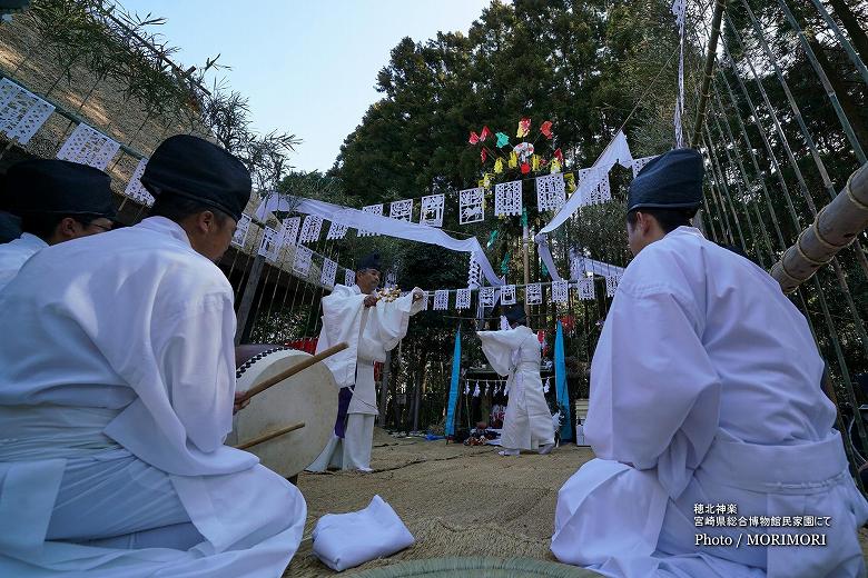 穂北神楽　花舞（宮崎県総合博物館にて）