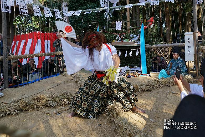 穂北神楽　綱切り（宮崎県総合博物館にて）