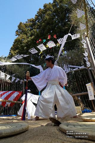 穂北神楽　二人剣（宮崎県総合博物館にて）