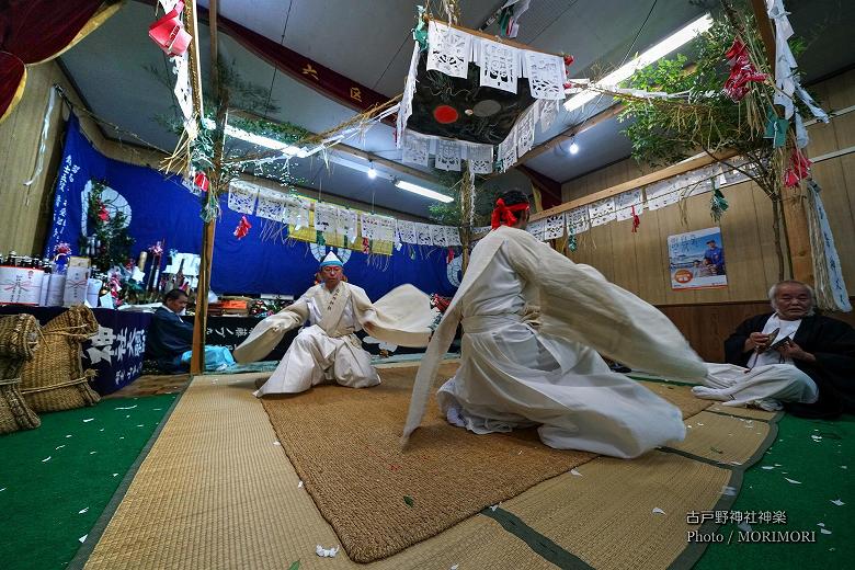 古戸野神社神楽　ヘイ神ズイ