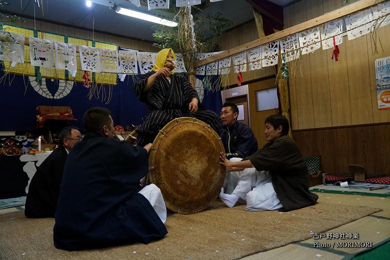 古戸野神社神楽　ハツバチ