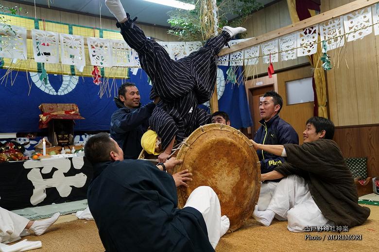 古戸野神社神楽　ハツバチ