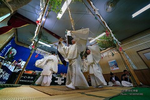 古戸野神社神楽　神オロシ