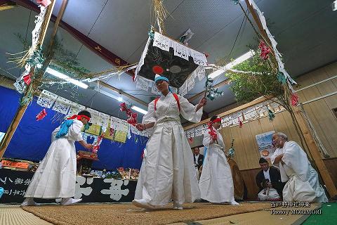 古戸野神社神楽　花オキエ（小学生の舞）