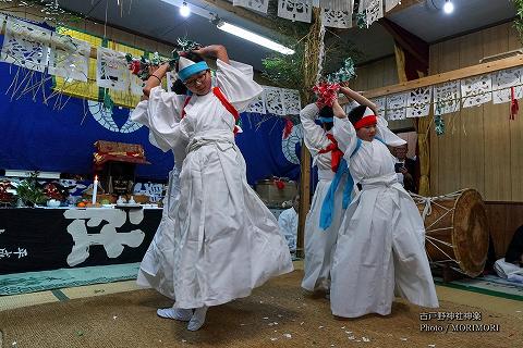 古戸野神社神楽　花オキエ（小学生の舞）