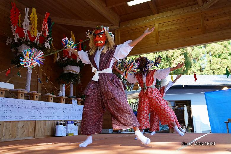 鬼神舞（３人）　生目神社神楽