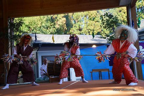 鬼神舞（３人）　生目神社神楽