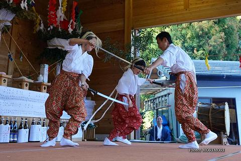 岩通し　生目神社神楽