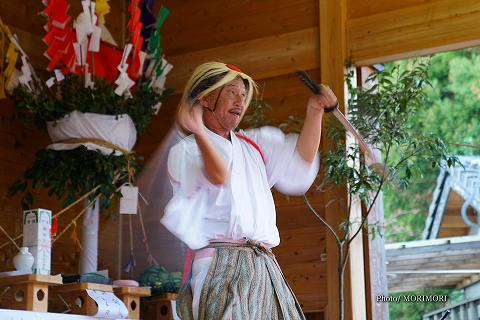 二刀舞　生目神社神楽