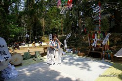 ■ 九社神社神楽　霧島03_kirishima_09.jpg