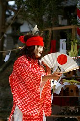 ■ 九社神社神楽　宇治舞04_ujimai_03.jpg