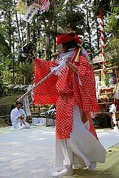 ■ 九社神社神楽　うす舞14_usumai_05.jpg