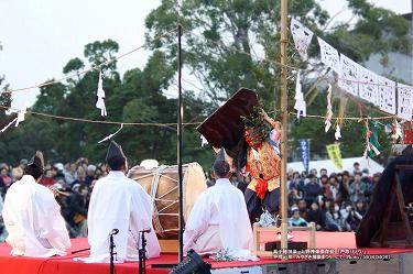 ■ 高千穂神楽（上野神楽）　戸取（ととり）　8