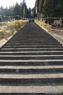 岩井川神社　下部石段