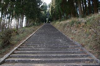 岩井川神社　石段　上部