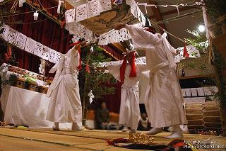 日之影町　大人神楽　岩潜　05