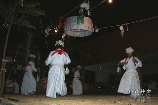 米良の神楽（銀鏡神楽） 式４番 地割 sk2104jw06.jpg