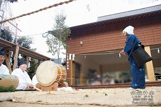 米良の神楽（銀鏡神楽） 式２７番 室の神（ヘヤノカミ）　[杓子面] sk2127hk07.jpg