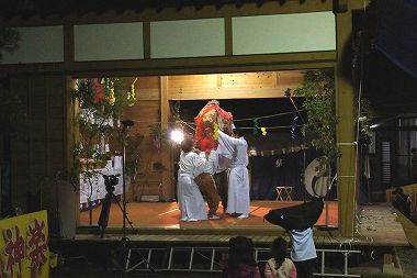 5kinemai06.jpg （生目神楽　杵舞）
