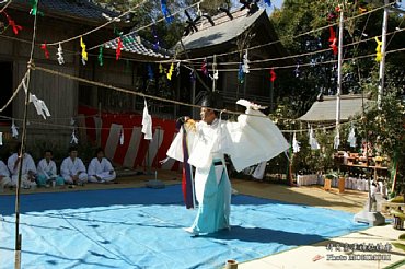 村角高屋神社神楽　奉仕者の舞　0101.jpg