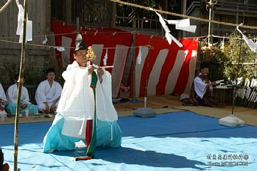 村角高屋神社神楽　奉仕者の舞　0102.jpg