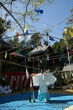 村角高屋神社神楽　奉仕者の舞　0104.jpg