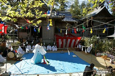 村角高屋神社神楽　奉仕者の舞　0105.jpg