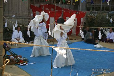 村角高屋神社神楽　花　0405.jpg