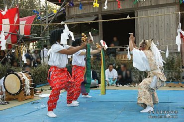 村角高屋神社神楽　地割鬼神　0808.jpg