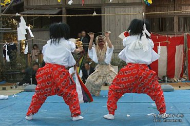 村角高屋神社神楽　地割鬼神　0812.jpg