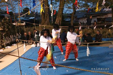 村角高屋神社神楽　二人剣　1001.jpg